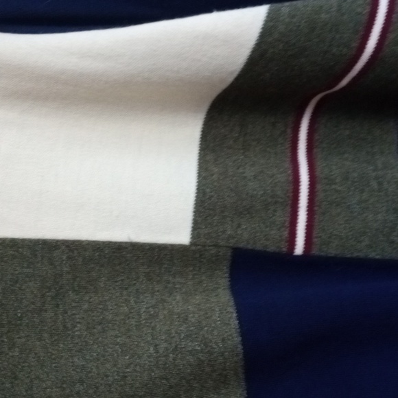 Women's sweater size Medium - Picture 4 of 9